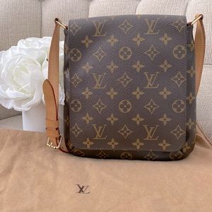 Authentic Louis Vuitton musette salsa